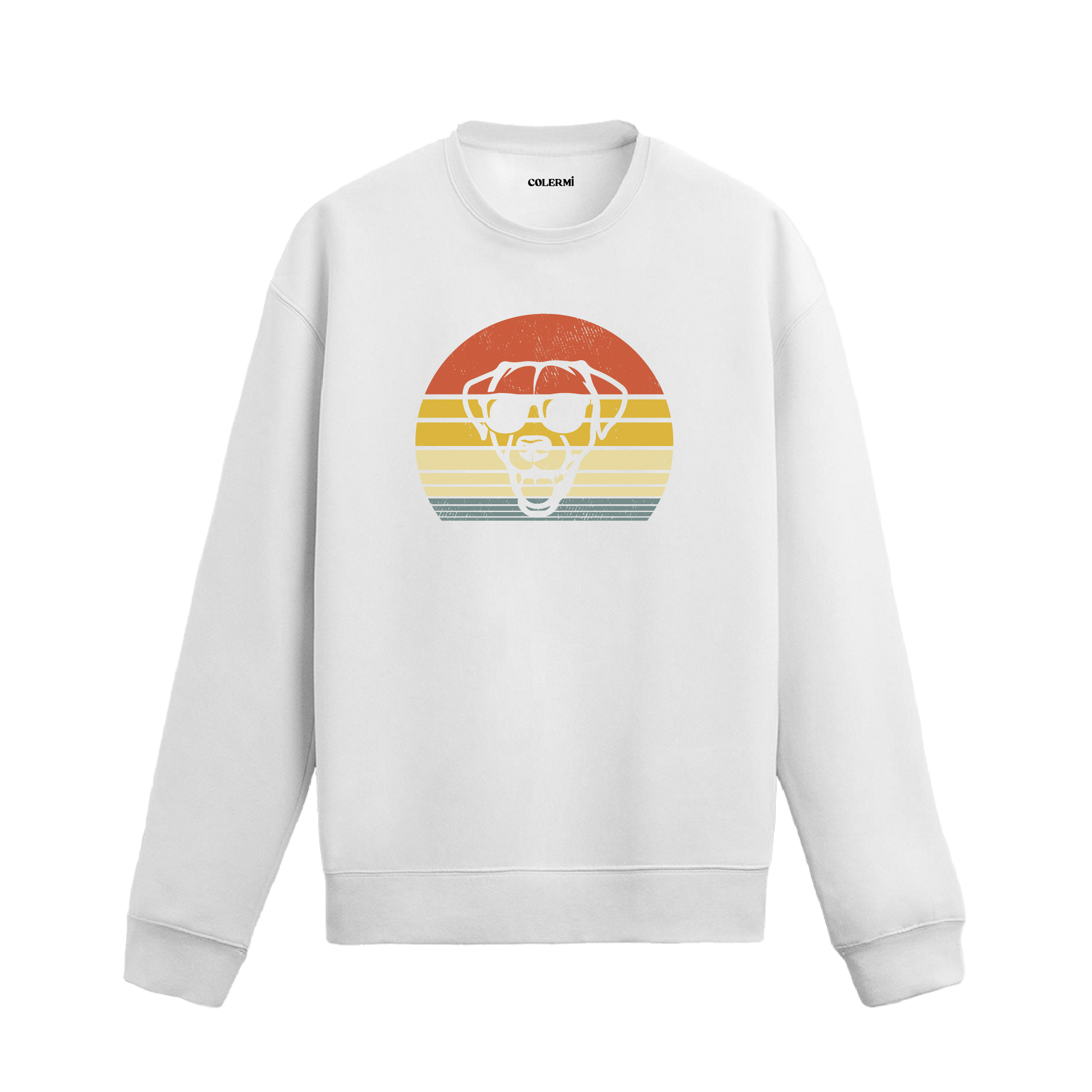 beyaz sweatshirt üzerinde retro gün batımı fonunda güneş gözlüklü köpek baskısı