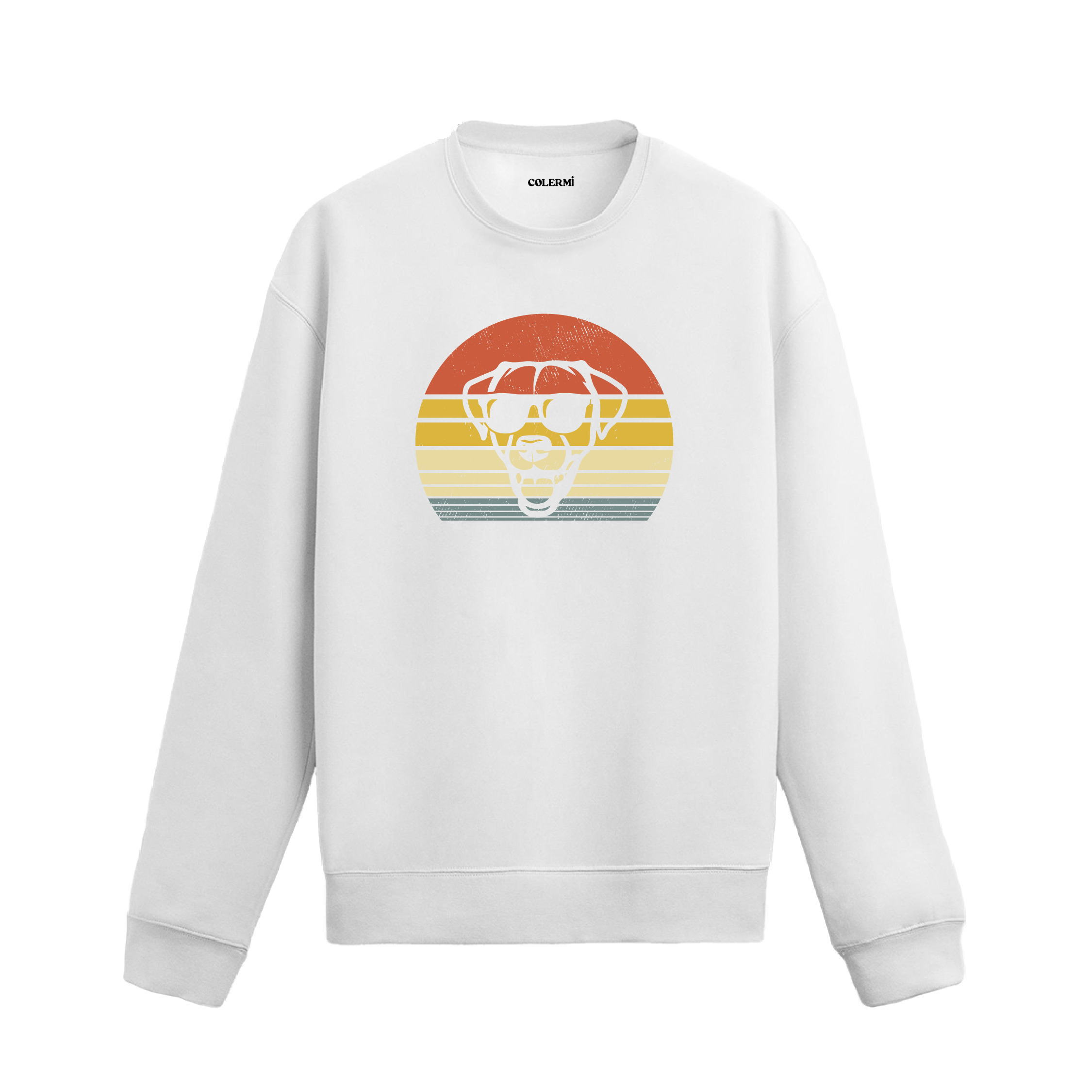 beyaz sweatshirt üzerinde retro gün batımı fonunda güneş gözlüklü köpek baskısı