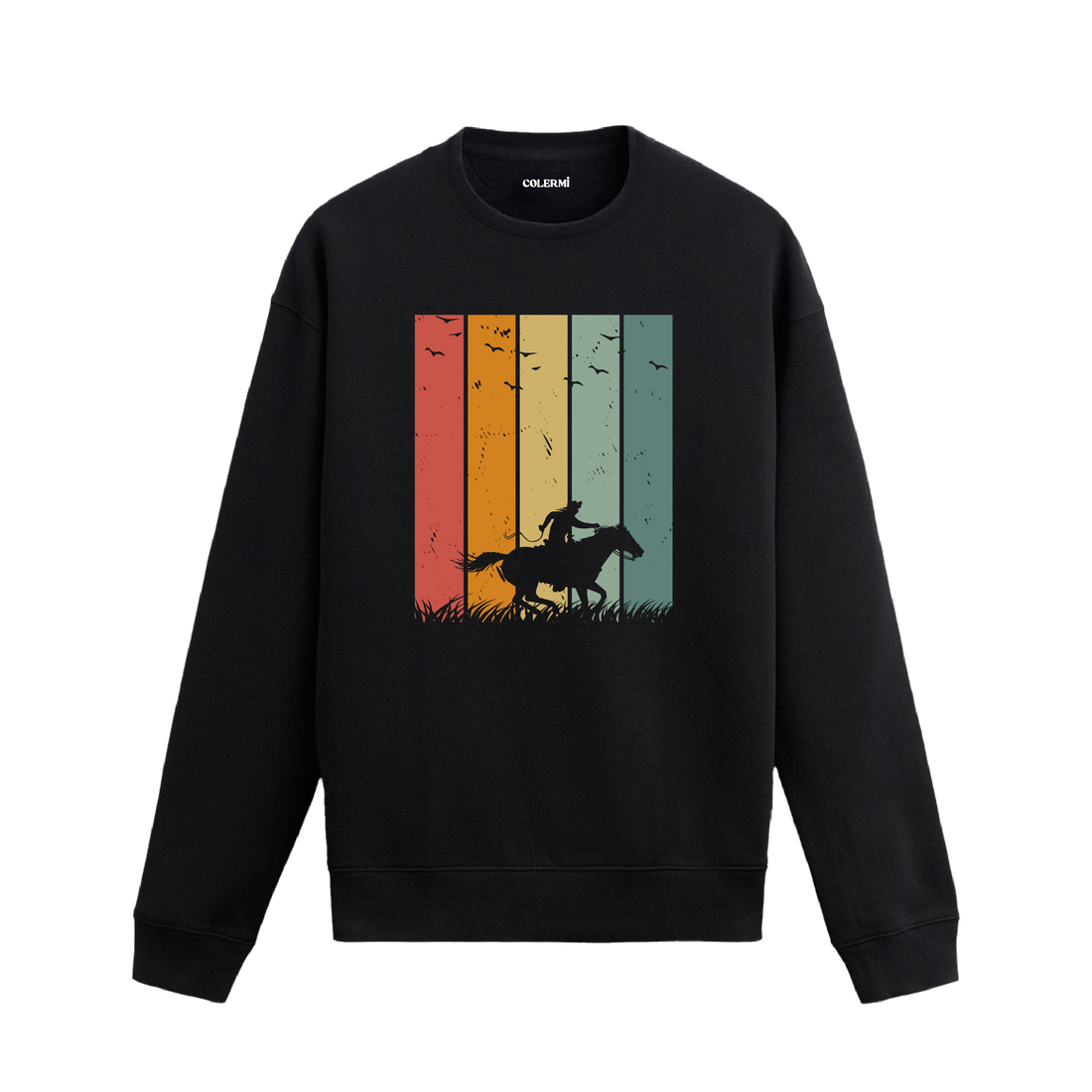 Retro renkli çizgiler önünde at üstünde ilerleyen kovboy baskılı siyah sweatshirt.