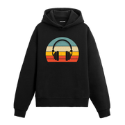 Retro kulaklık baskılı siyah hoodie – müzik temalı sade tasarım
