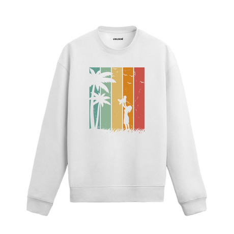 Retro renk blokları üzerinde palmiye ağaçları ve köpeğini havaya kaldıran kadın baskılı beyaz sweatshirt.