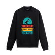 Yoga temalı retro baskılı sweatshirt, “Çıkış Yap, Kapat, Yoga Yap” yazılı.