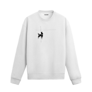 Kayıkta oturan figür ve ufuk çizgisiyle sessizliği simgeleyen minimalist Colermi sweatshirt.
