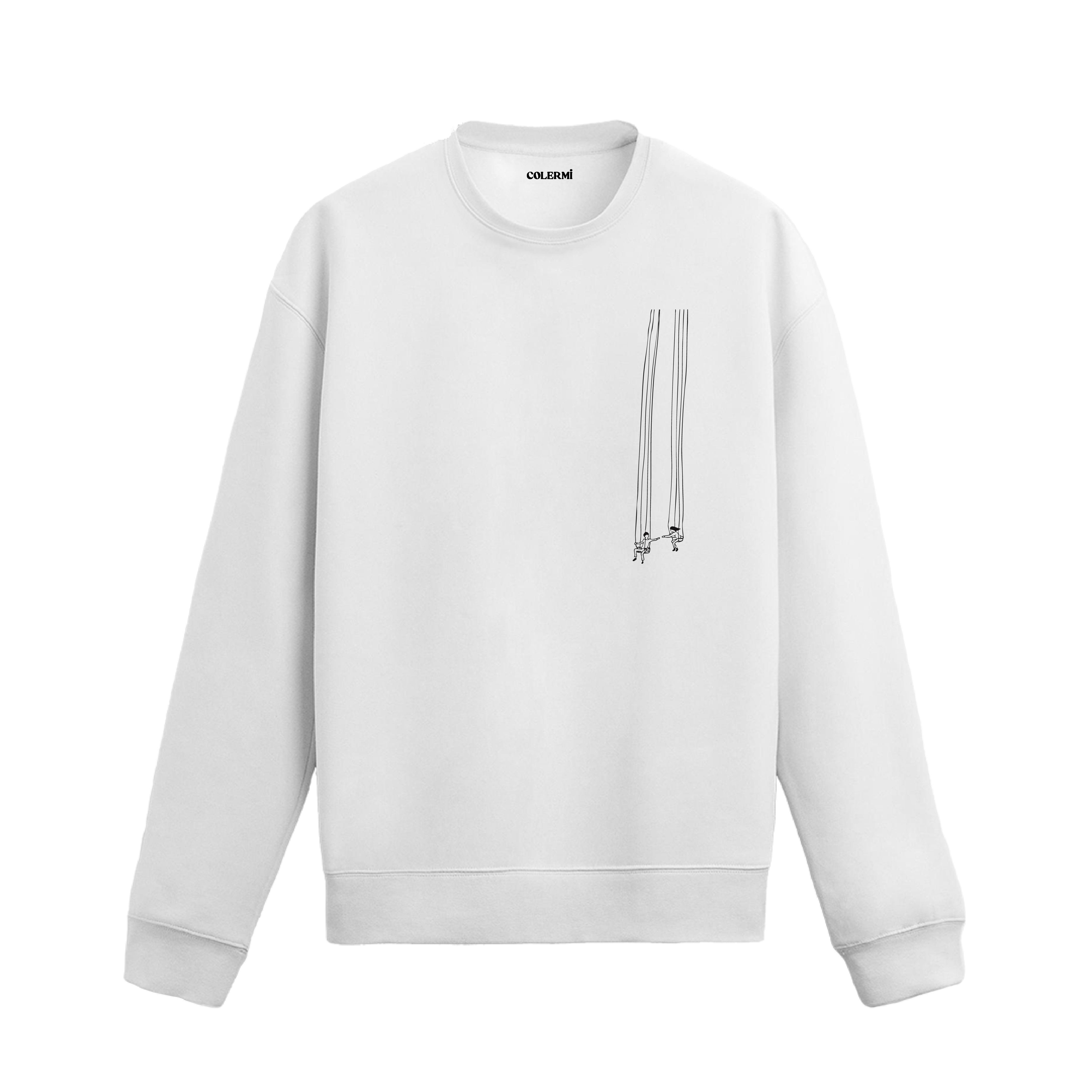 Gökyüzünden sarkan salıncaklarda oturan iki figürün birbirine uzanan elleriyle tasarlanmış minimalist Colermi sweatshirt.