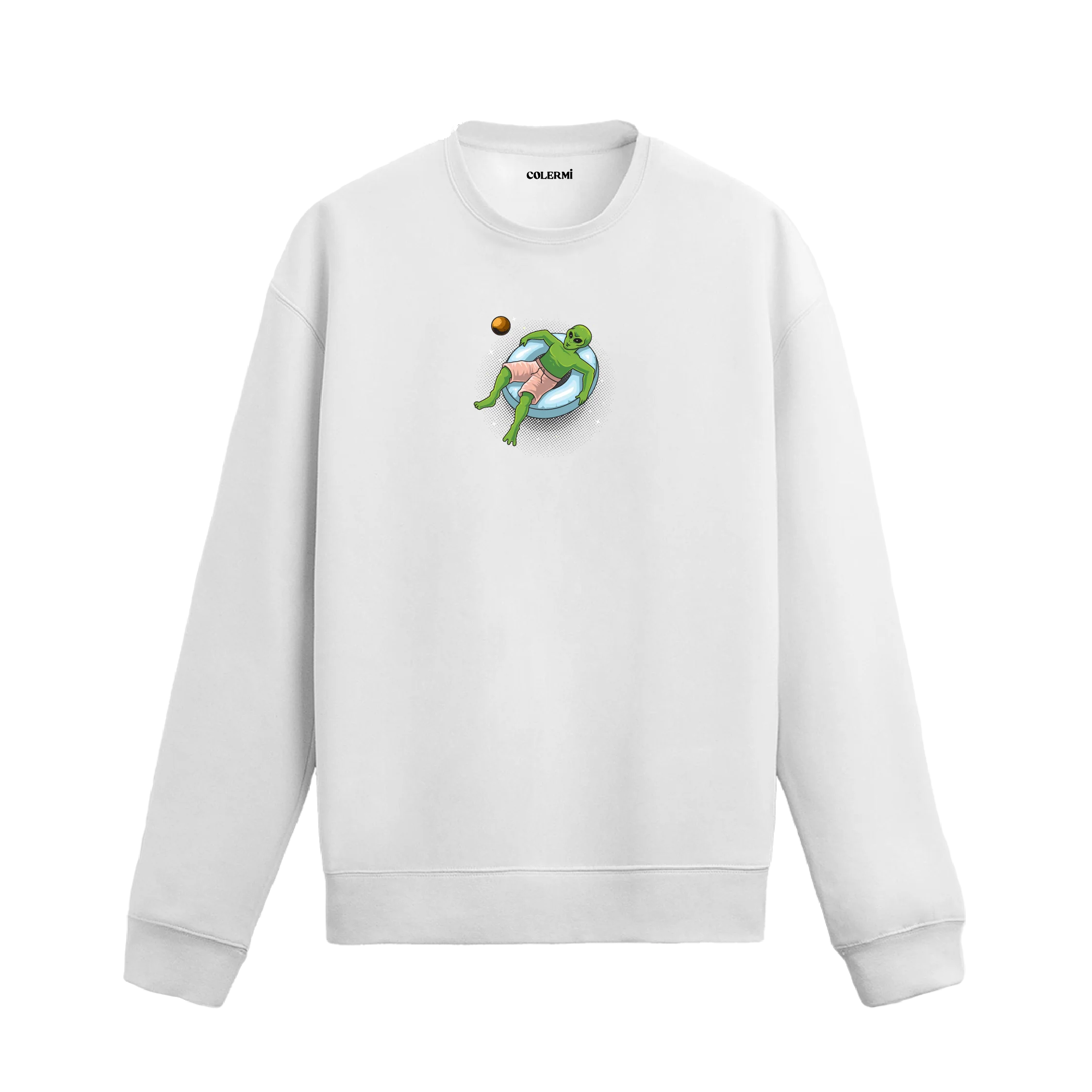 Şort giymiş ve şişme simitte uzanan uzaylı figürlü mizahi Colermi sweatshirt tasarımı.