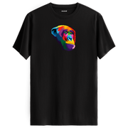 Siyah tişört üzerinde renkli şempanze baskısı