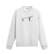 Birlikte uzun bir sörf tahtası taşıyan iki kaplumbağa figürlü Colermi sweatshirt.