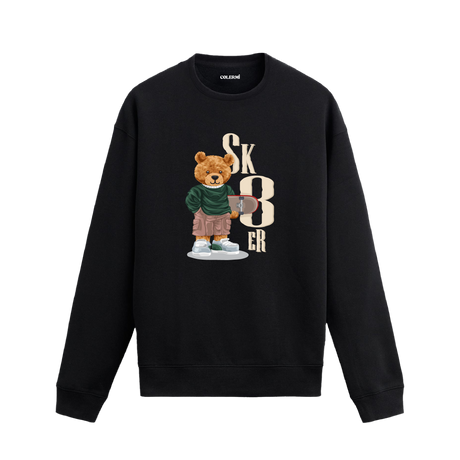 Skater Bear Ayıcık Baskılı Sweatshirt, kaykay temalı tasarımı ve %100 pamuklu kumaşı ile konforlu ve enerjik bir stil sunuyor.