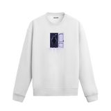 Açık bir kapının önünde uzaya doğru bakan bir astronot figürlü sweatshirt tasarımı.