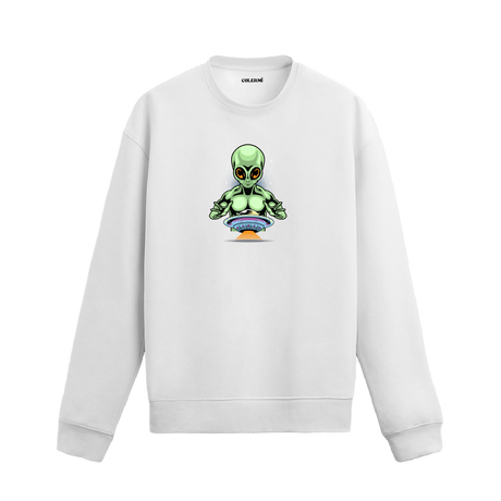 Sweatshirt üzerinde uzaylı figürü ve uçan daire baskısı bulunan Colermi tasarımı