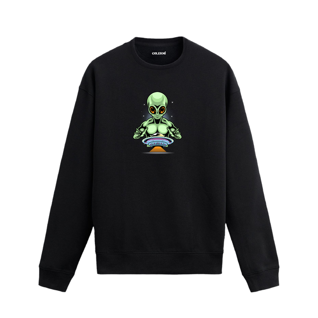 Sweatshirt üzerinde uzaylı figürü ve uçan daire baskısı bulunan Colermi tasarımı