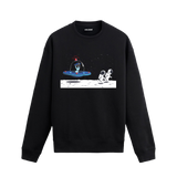 Ay yüzeyinde uzay gemisiyle gelen uzaylı polisi ve iki astronotu gösteren eğlenceli uzay temalı sweatshirt tasarımı.