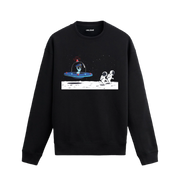 Ay yüzeyinde uzay gemisiyle gelen uzaylı polisi ve iki astronotu gösteren eğlenceli uzay temalı sweatshirt tasarımı.