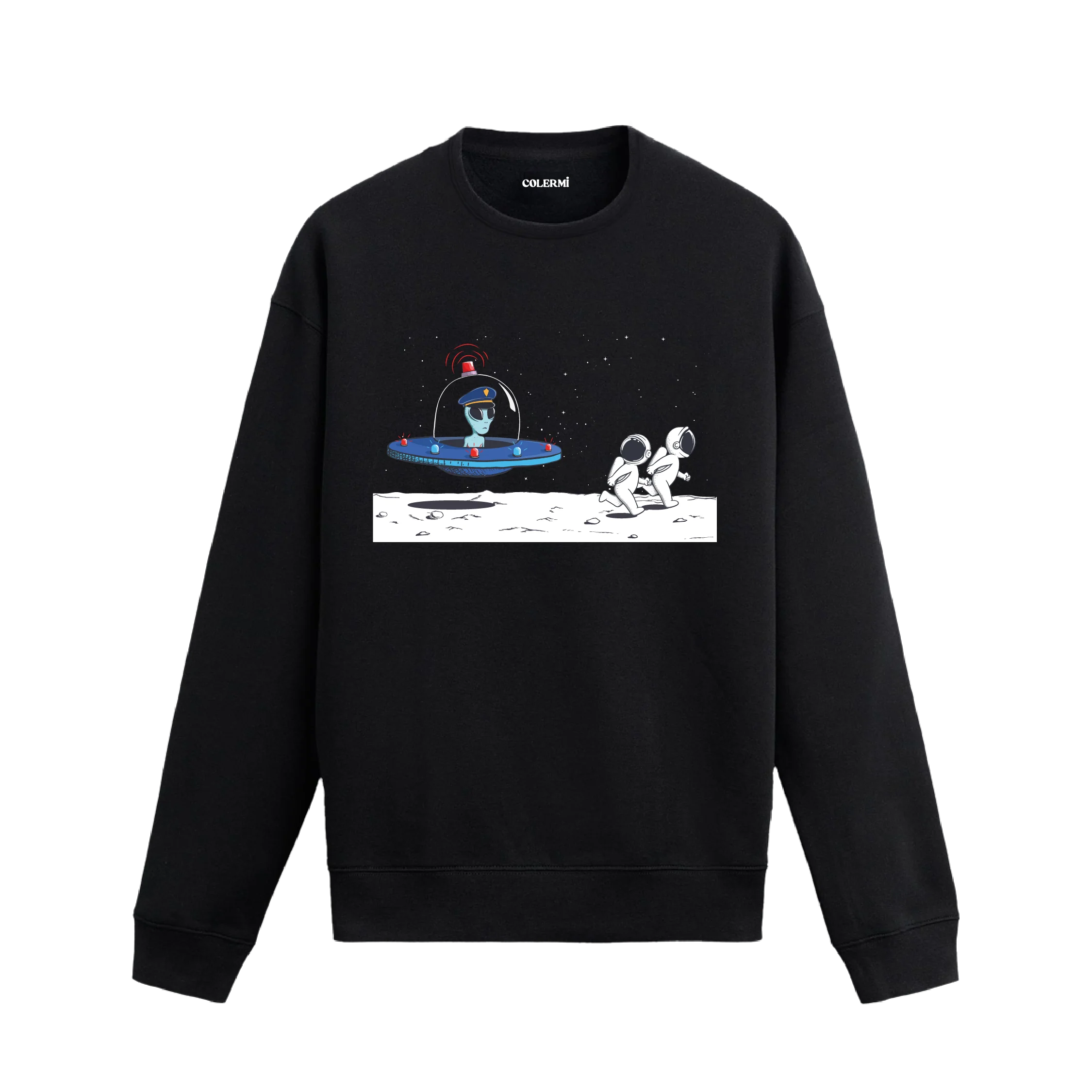 Ay yüzeyinde uzay gemisiyle gelen uzaylı polisi ve iki astronotu gösteren eğlenceli uzay temalı sweatshirt tasarımı.