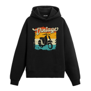 Vintage scooter baskılı siyah hoodie – retro tarzda motor temalı tasarım