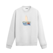 Yelkenlide insan ve köpeğin bulunduğu, denizde fok figürü ve sahil eviyle tamamlanan huzurlu tasarıma sahip sweatshirt.