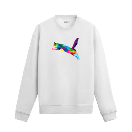 beyaz sweatshirt üzerinde renkli zıplayan kedi baskısı.