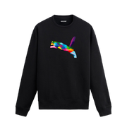 Siyah sweatshirt üzerinde renkli zıplayan kedi baskısı.